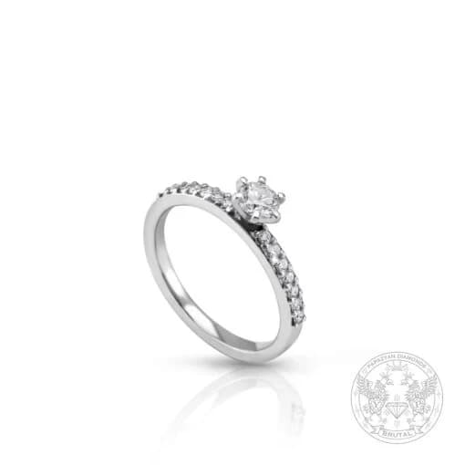 Годежен пръстен с диамант 0,3 ct и странични брилянти 0,09 ct в бяло злато 750