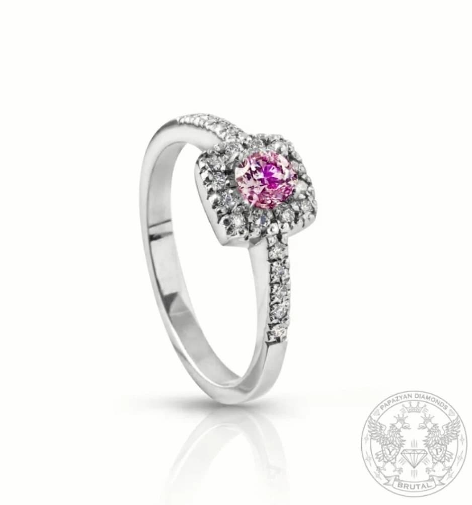 Годежен пръстен с диамант 0,26 ct и странични брилянти 0,16 ct в бяло злато 585