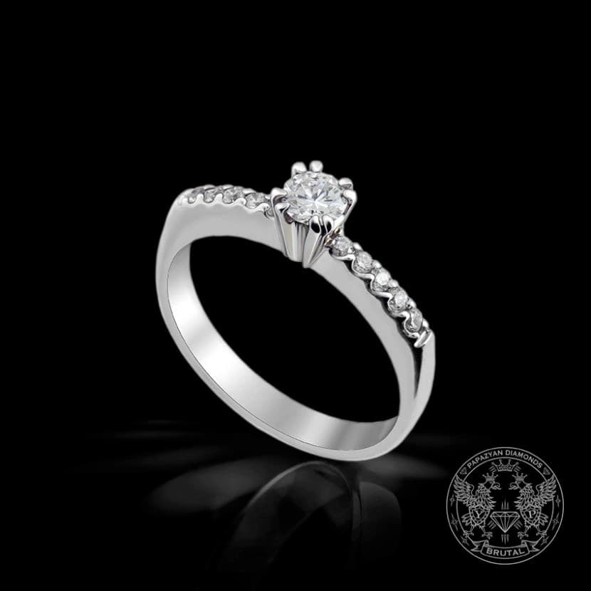 Годежен пръстен с диамант 0,19 ct и странични брилянти 0,17 ct в бяло злато 585
