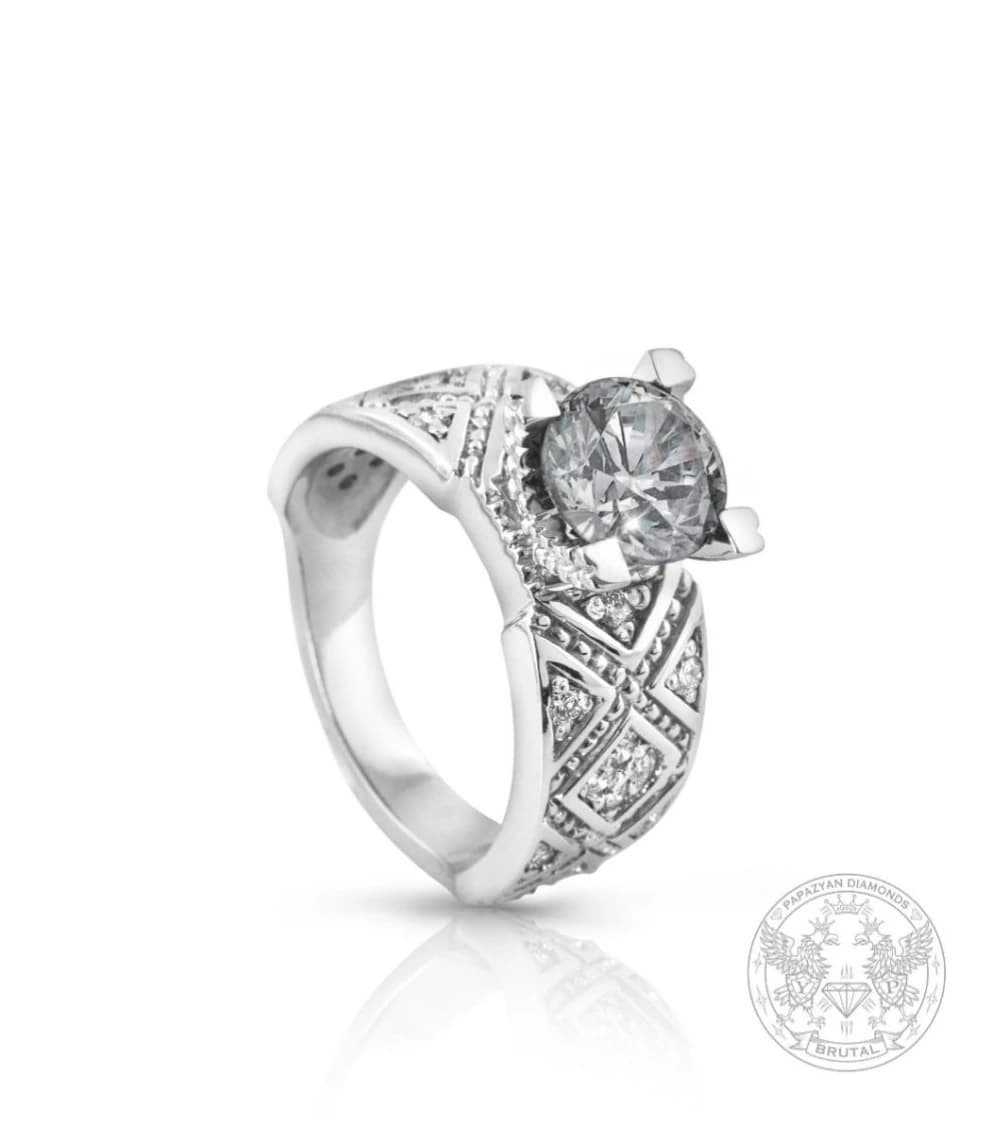 Годежен пръстен с диамант 1,51 ct и странични брилянти 0,32 ct в бяло злато 750 — GIA сертифициран