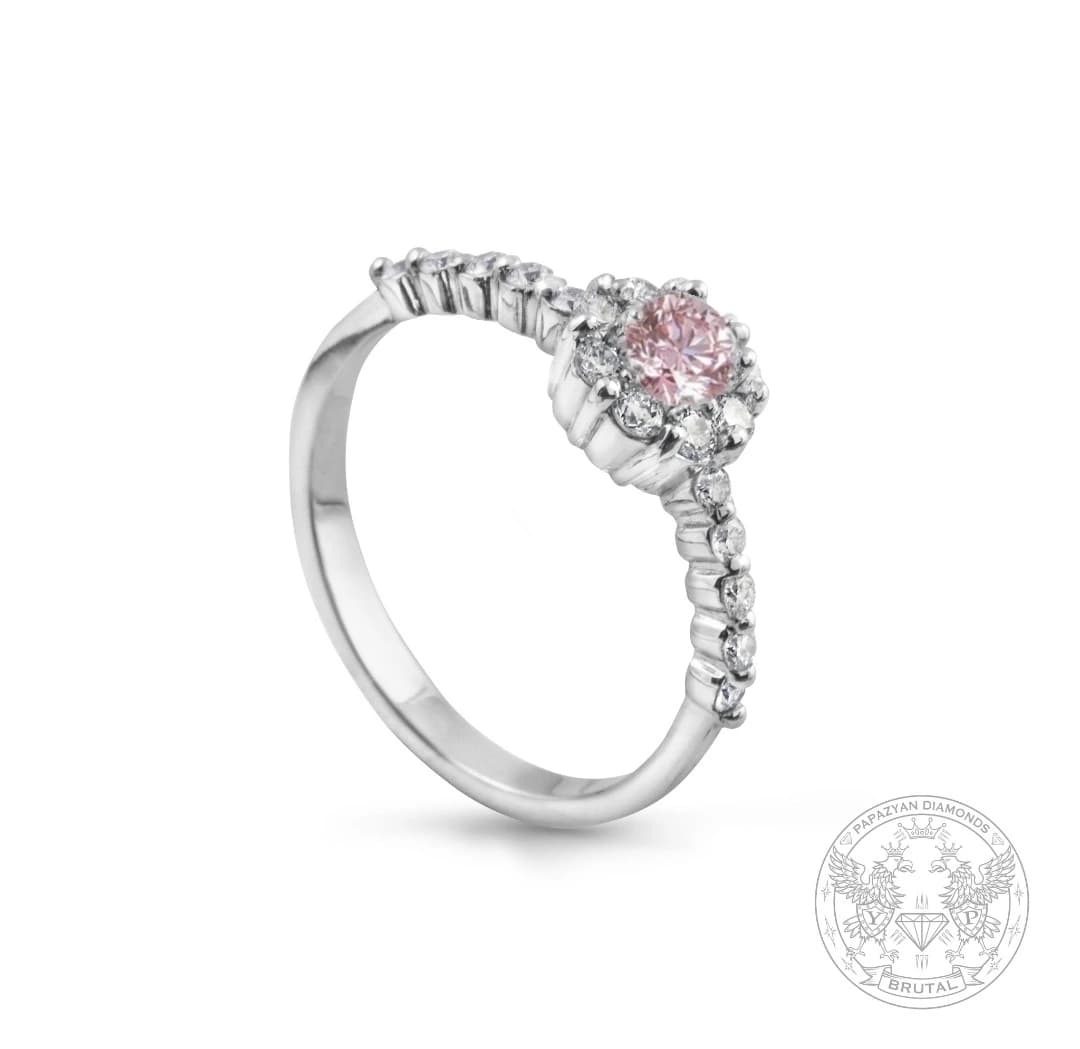 Годежен пръстен с диамант 0,23 ct и странични брилянти 0,32 ct в бяло злато 585