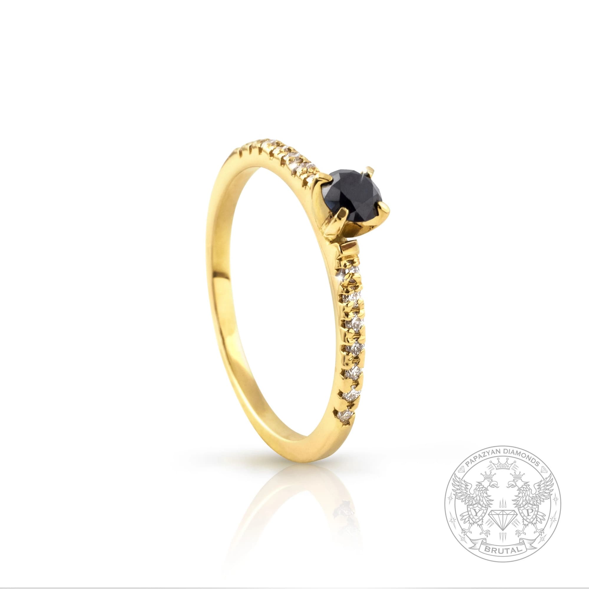 Годежен пръстен с диамант 0,19 ct и странични брилянти 0,07 ct в жълто злато 585