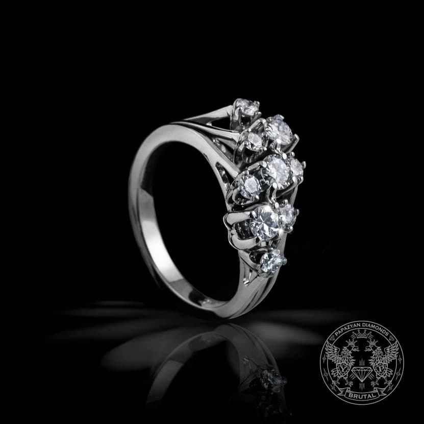 Годежен пръстен с диамант 0,69 ct в жълто злато 750