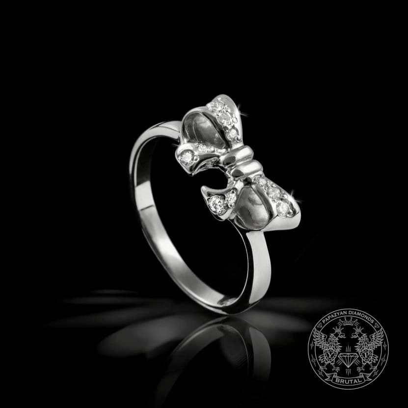 Годежен пръстен с диамант 0,13 ct в бяло злато 585
