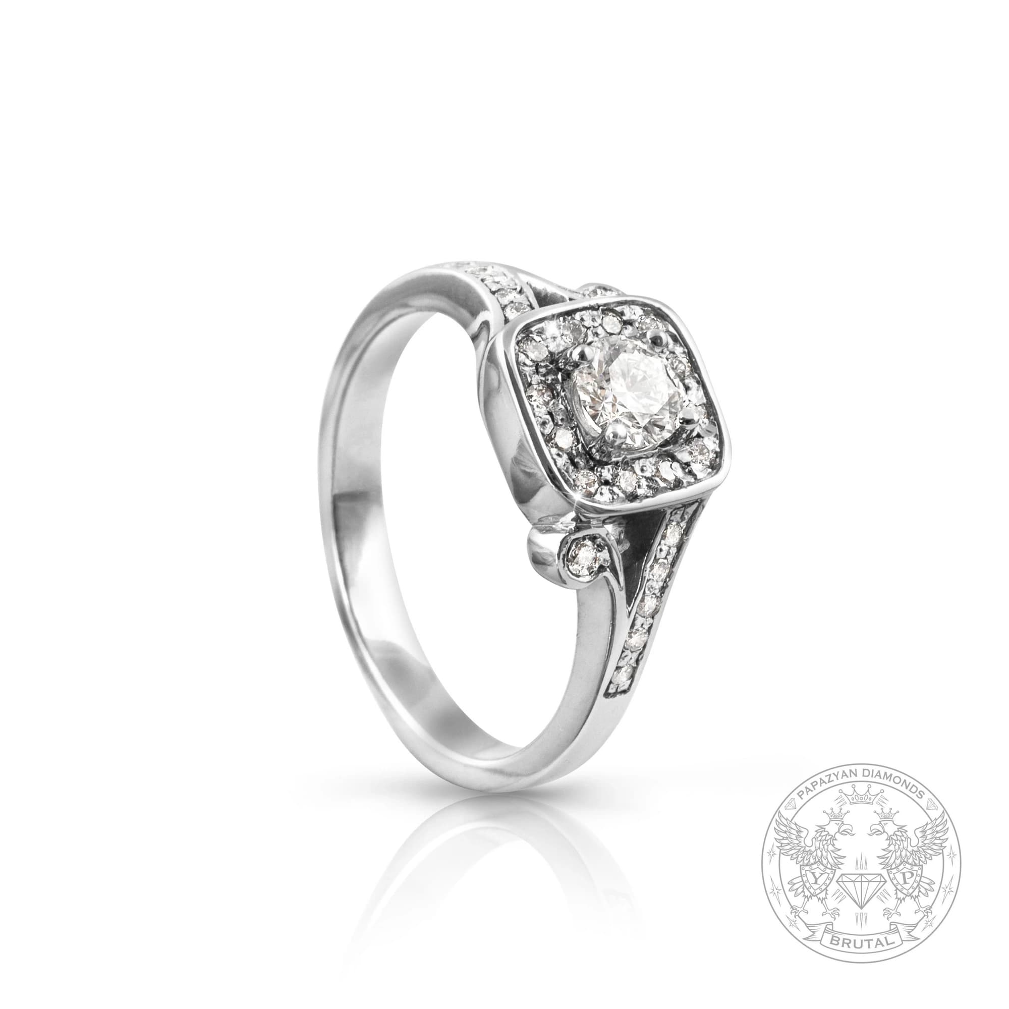 Годежен пръстен с диамант 0,285 ct и странични брилянти 0,18 ct в бяло злато 750