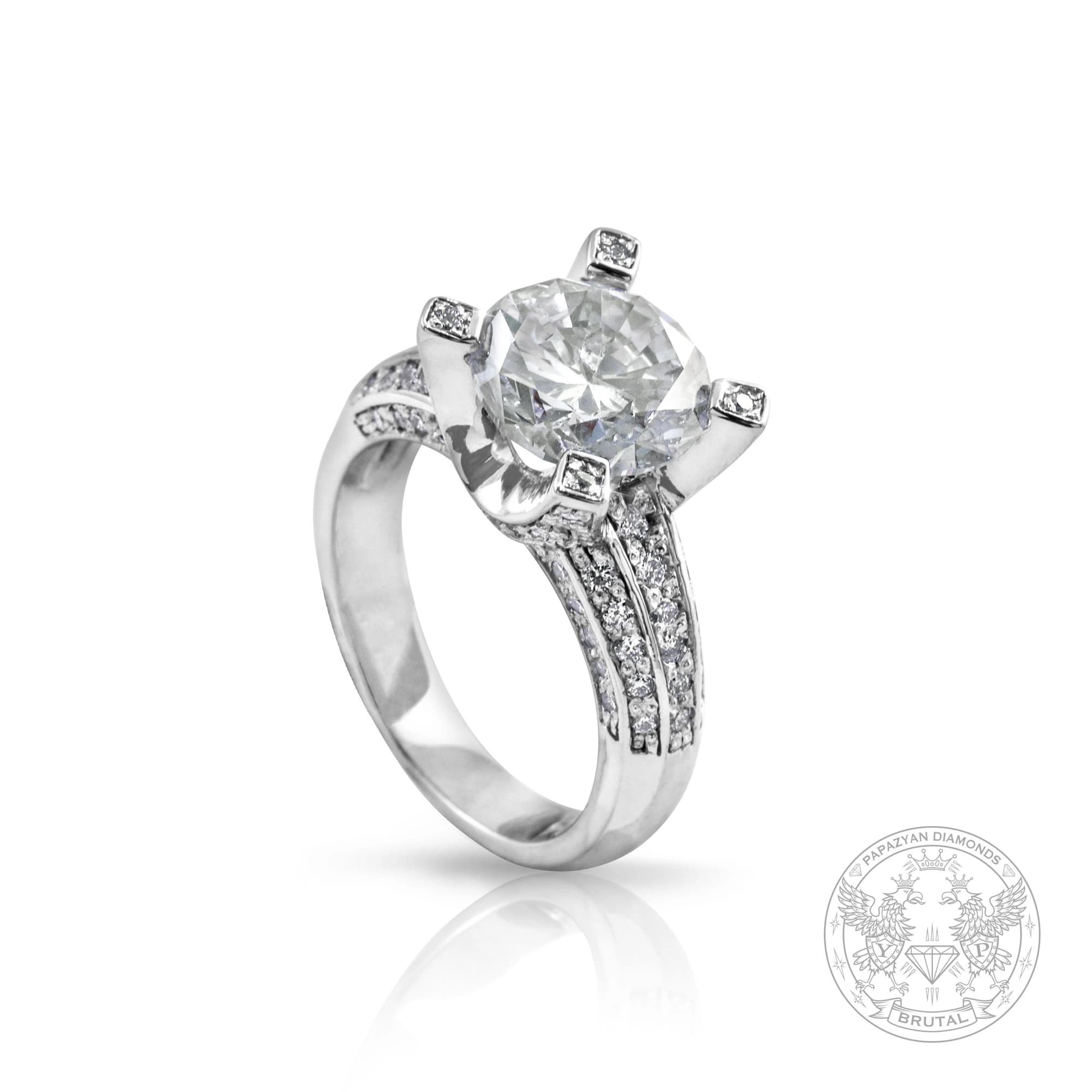 Годежен пръстен с диамант 2,2 ct и странични брилянти 0,57 ct в бяло злато 585