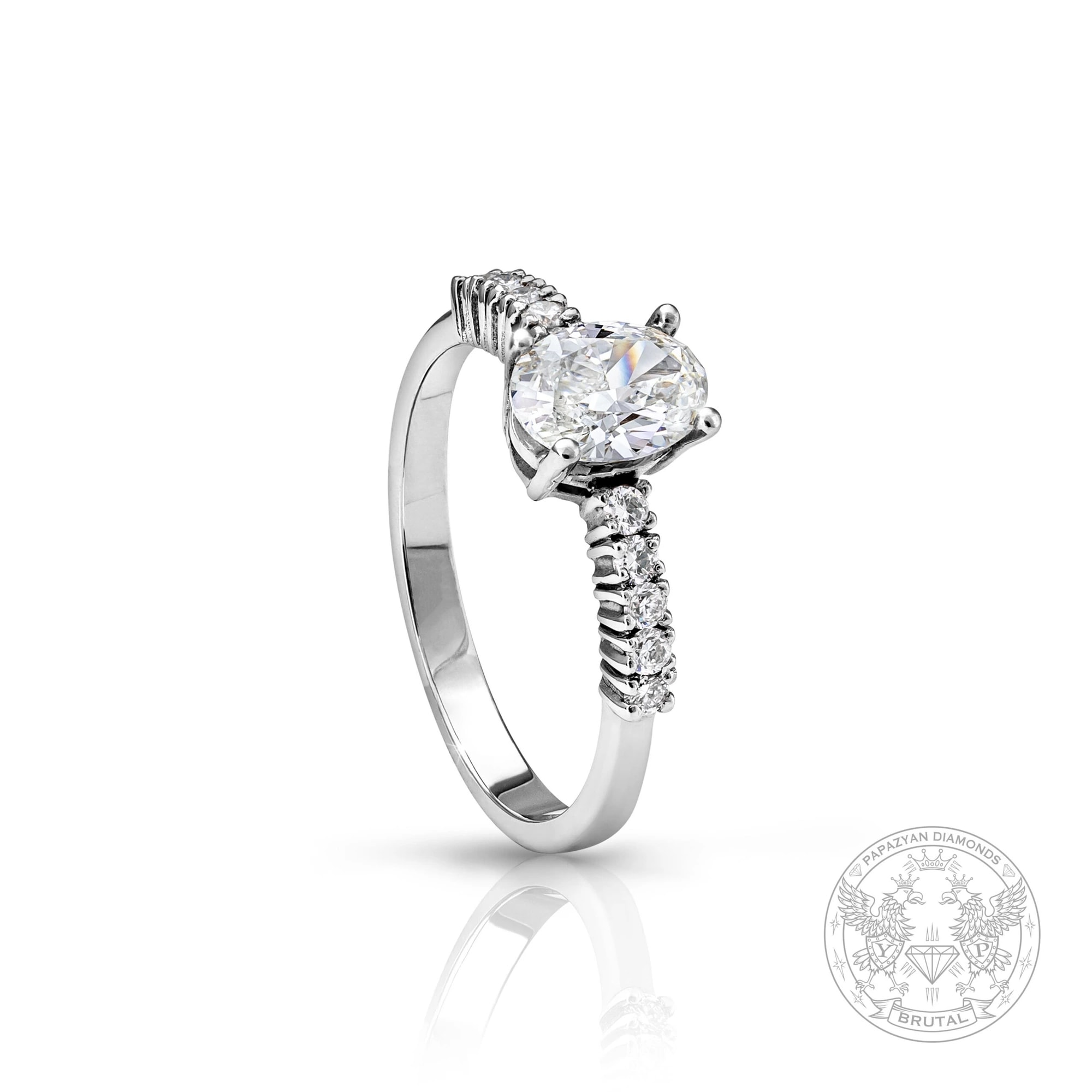 Годежен пръстен с диамант Oval 0,55 ct и странични брилянти 0,12 ct в злато 585 — снимка 1