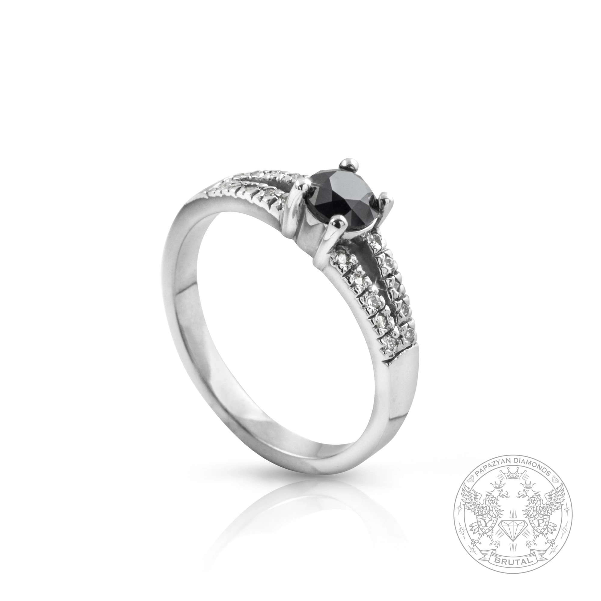 Годежен пръстен с диамант 0,47 ct и странични брилянти 0,15 ct в бяло злато 585 — снимка 1