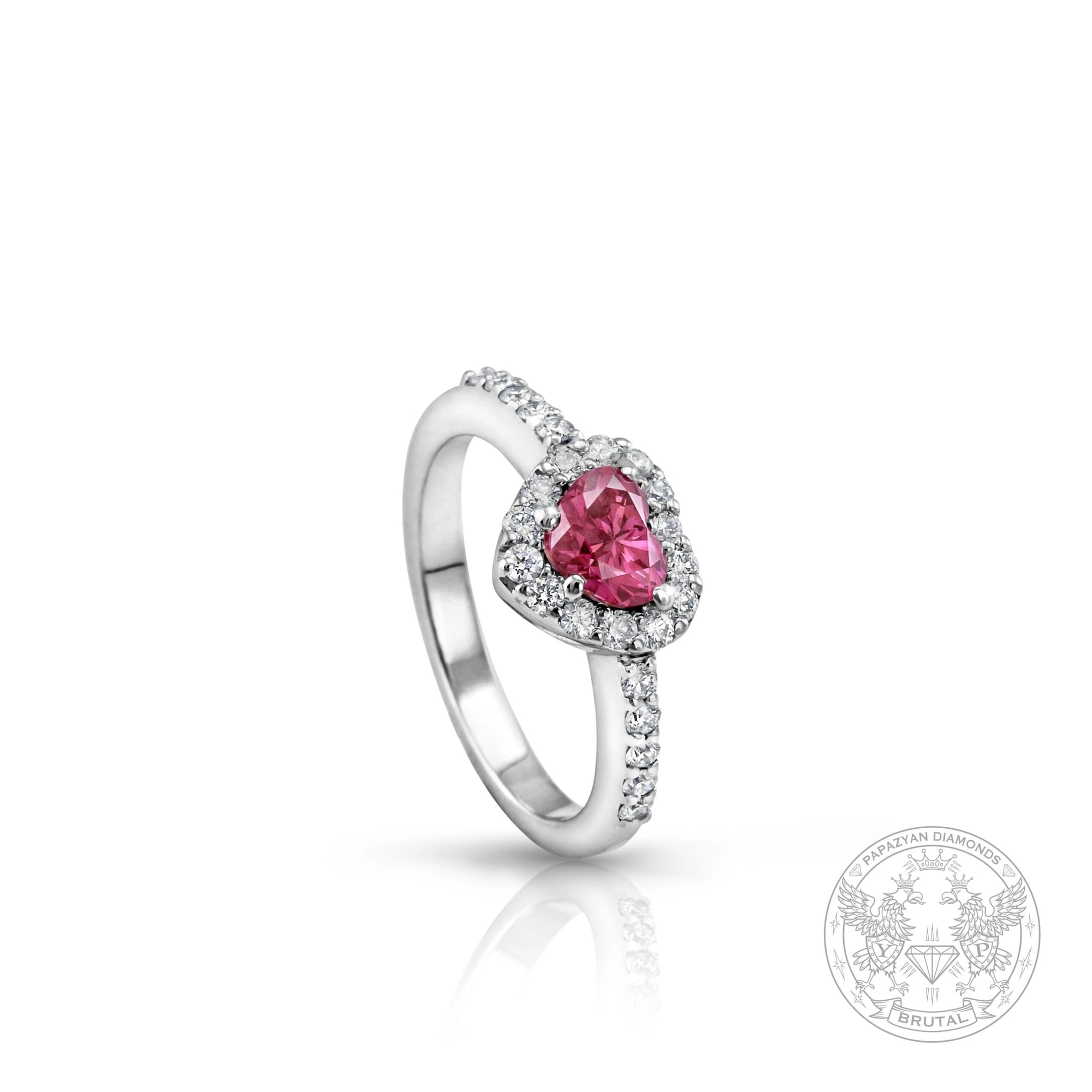 Годежен пръстен с диамант Heart 0,49 ct и странични брилянти 0,3 ct в бяло злато 585 — снимка 1