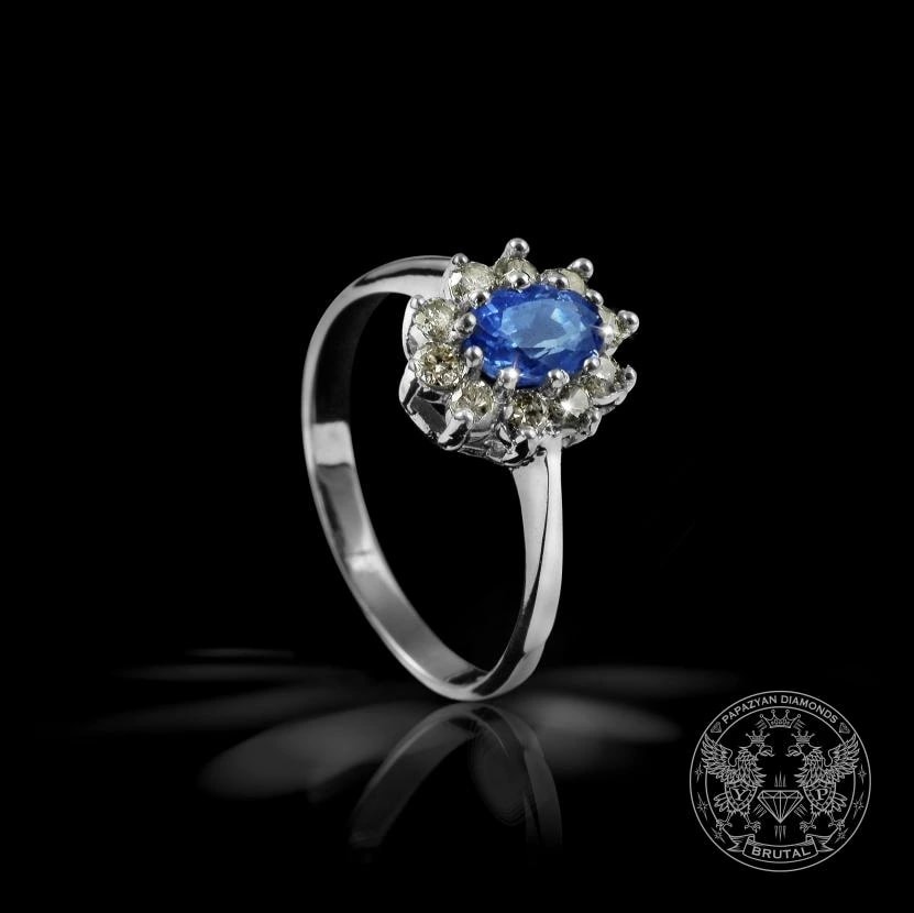 Годежен пръстен с диамант 0,33 ct и странични брилянти 0,77 ct в бяло злато 585 — снимка 1