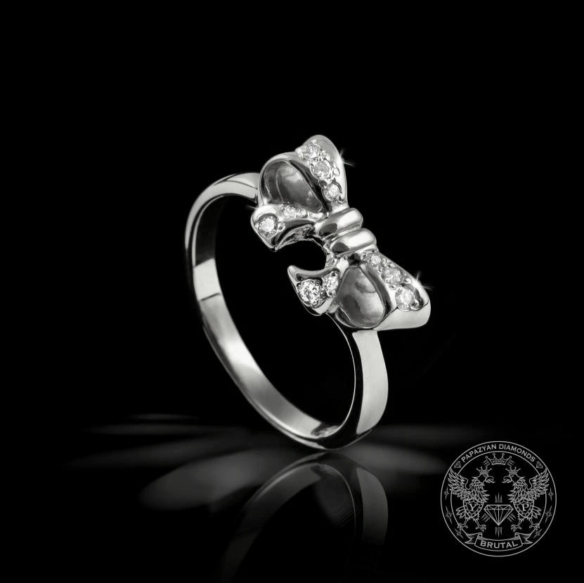Годежен пръстен с диамант 0,13 ct в бяло злато 585 — снимка 1