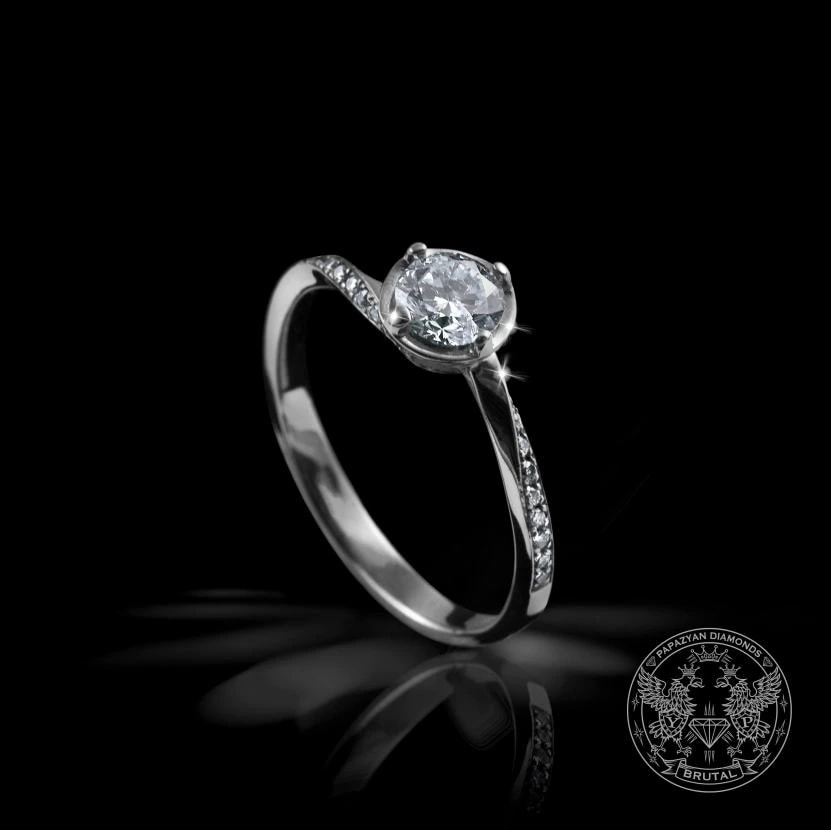 Годежен пръстен с диамант 0,38 ct и странични брилянти 0,15 ct в злато 585 — снимка 1